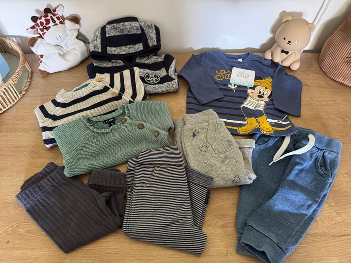 Lot de vêtements 8 pièces (4 hauts + 4 bas) - taille 3 mois
