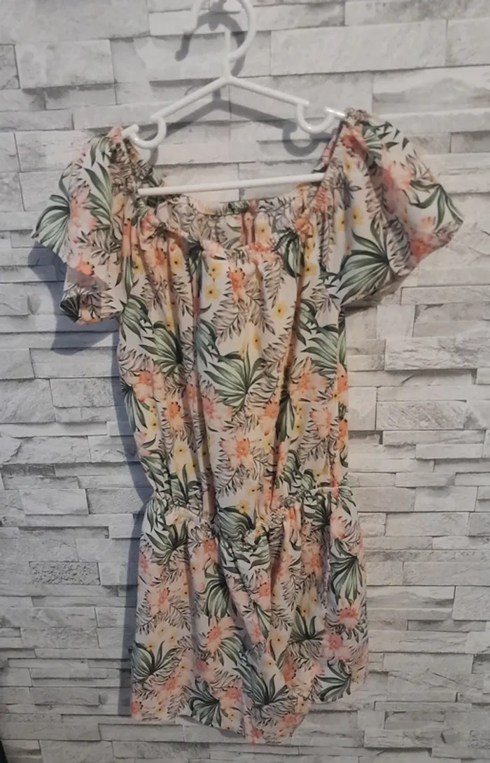 Robe taille 8 ans - Très bon état- Basic Needs - photo numéro 2