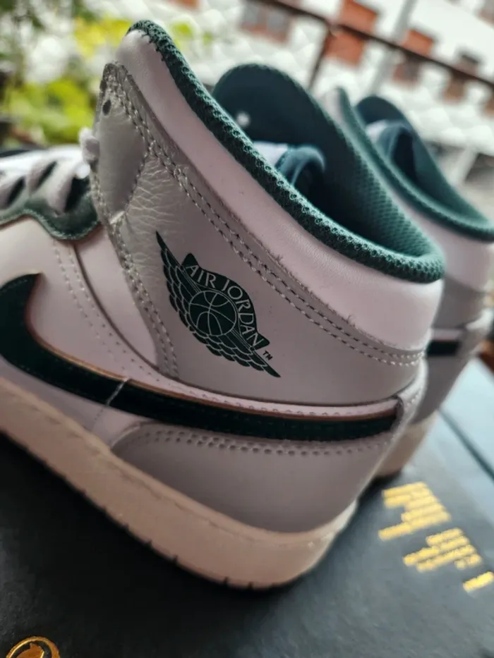 Air jordan 1 Mid blanc vert Taille 38 neuves mixte - photo numéro 7