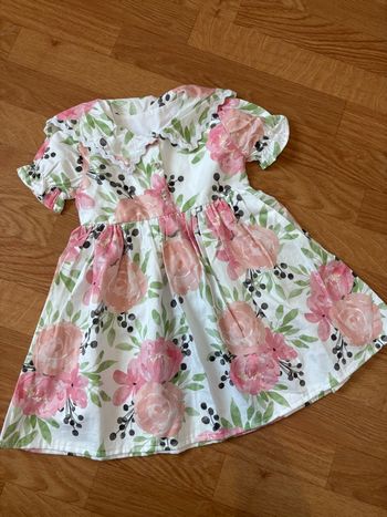 Robe fleurie créatrice 3 ans comme neuve