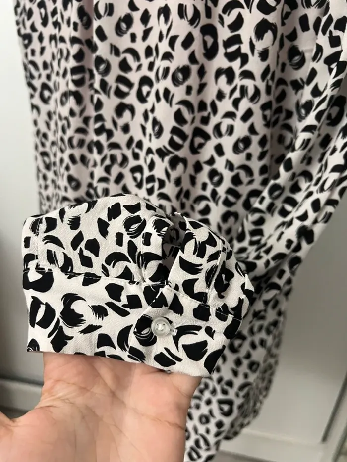 Chemise noir et blanche col lavaliere Caroll - photo numéro 7