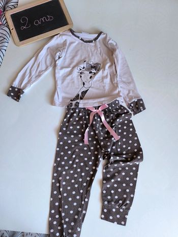 Pyjama taille 2 ans en bon état