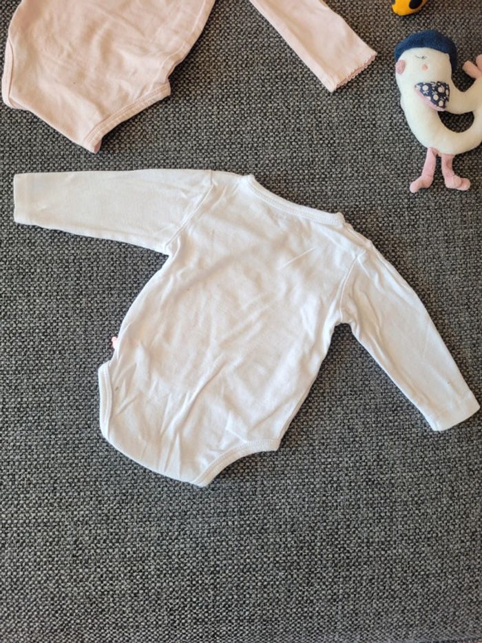 Lot 2 bodies fille 3 mois - photo numéro 8