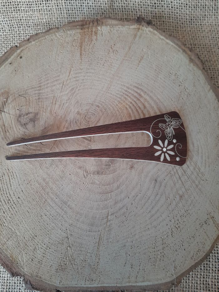 Barrette pour cheveux papillon et strass. - photo numéro 2