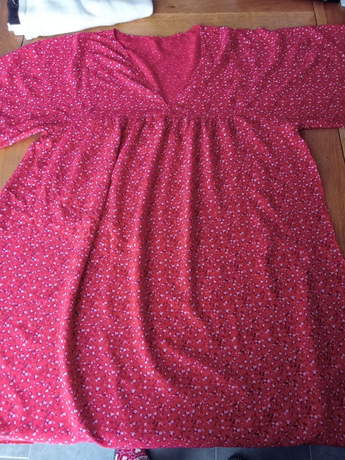 Robe tunique rouge à fleurs - photo numéro 3
