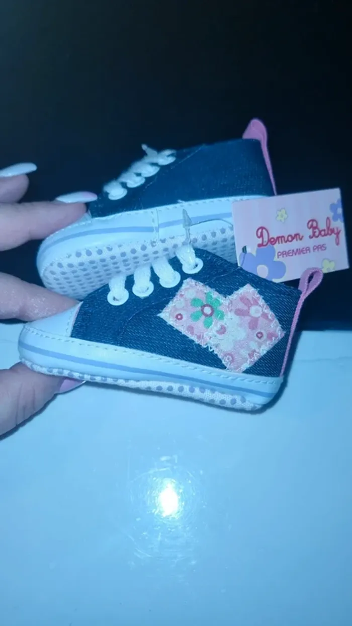 Chaussures bébé fille Neuve - photo numéro 2