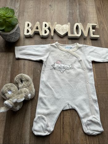 - Pyjama Disney - 1 mois - bon état, petite tache