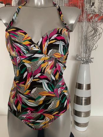 Maillot de bain 1 pièce noir imprimé Taille 85A