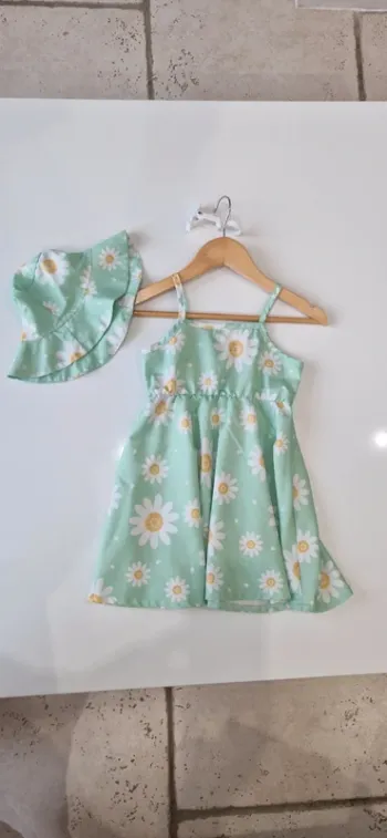 Ensemble avec chapeau marguerite