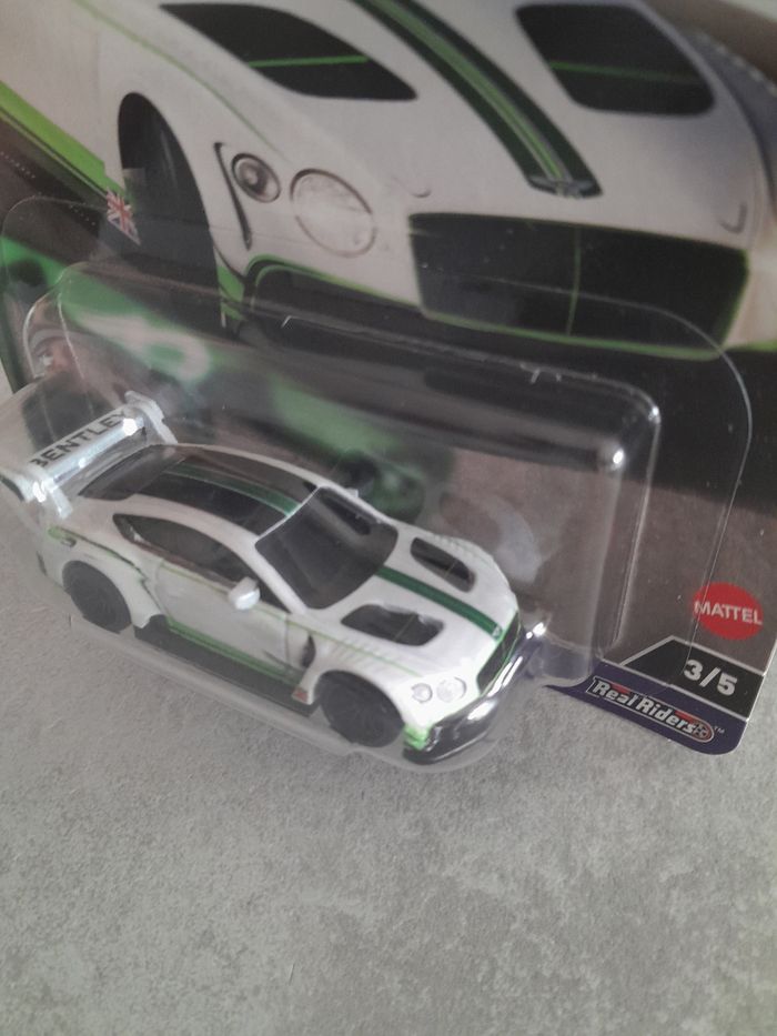 Lot de 2 voitures de course Hot Wheels Premium Race Day - photo numéro 8