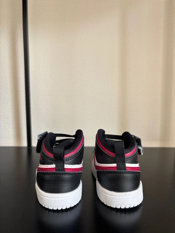 Nike Air Jordan Bébé taille 21 - photo numéro 5
