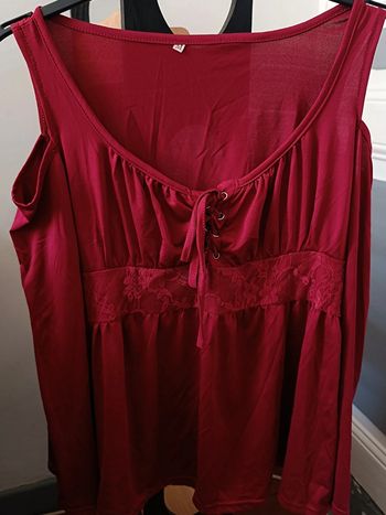 Haut rouge