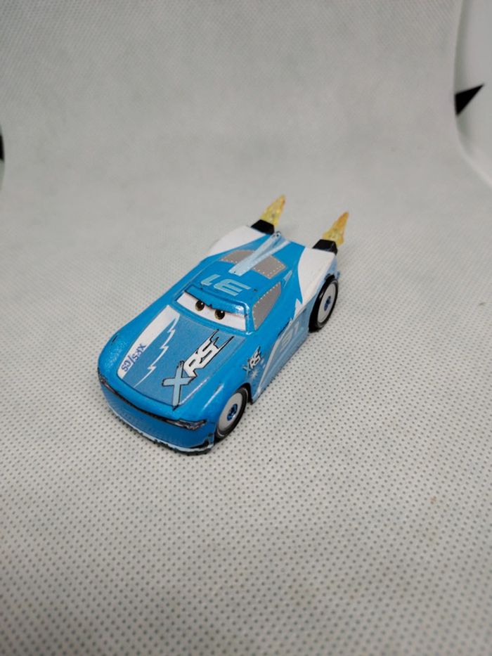 Voiture cars disney metal xrs rocket racing cam spinner tbe
