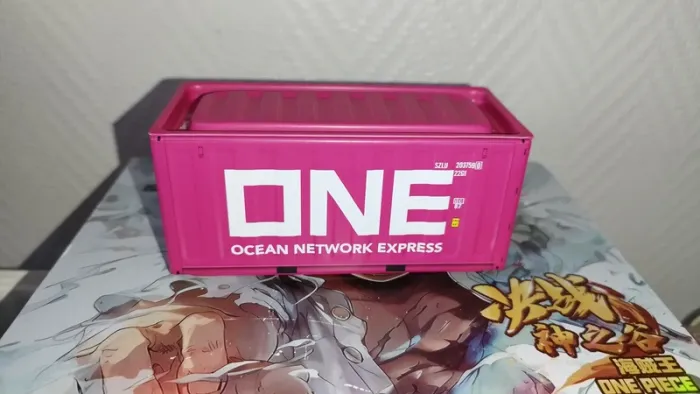 Petit container One Ocean Network Express rose conteneurs train modelisme diorama