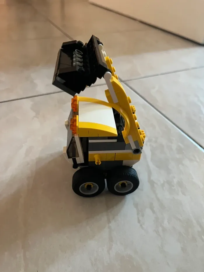 Lego Creator 31046 3 en 1 : voiture camion et tractopelle - photo numéro 7