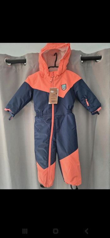 Combinaison de ski enfant NEUVE 2ans