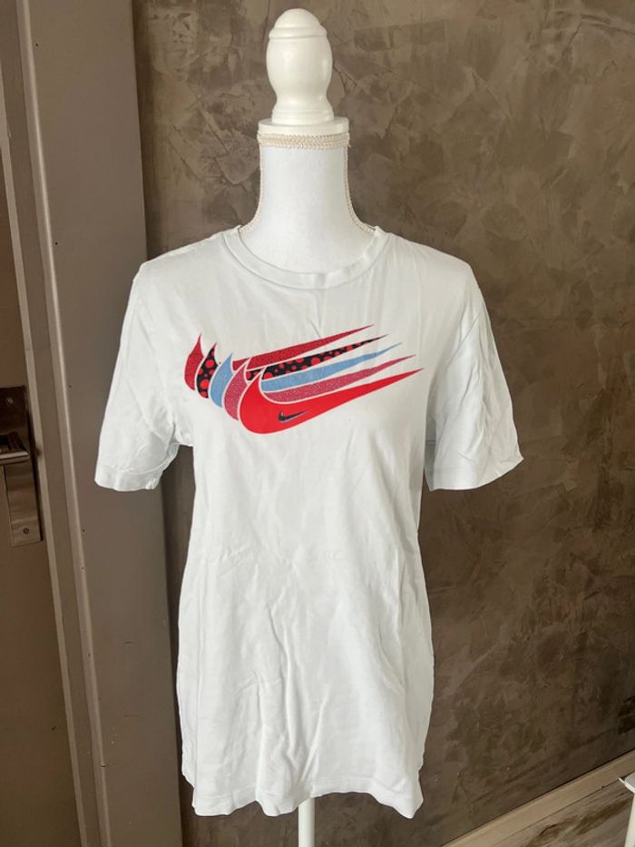 Tee shirt