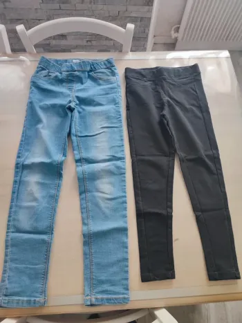 Lot jeans pantalons fille taille 10 ans