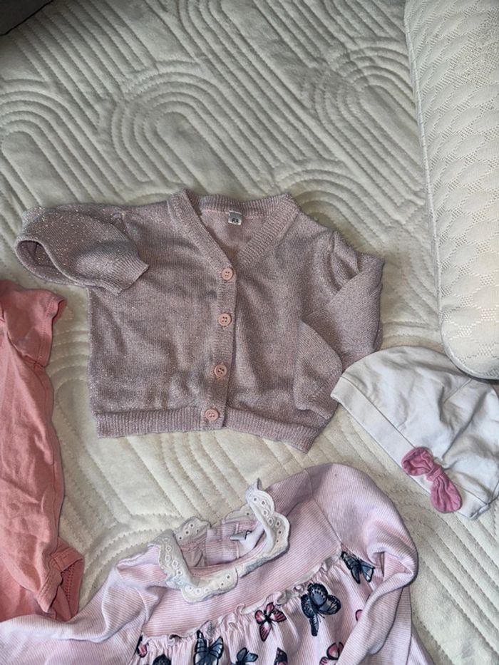 Lot vêtement 6 mois fille très bon état - photo numéro 4
