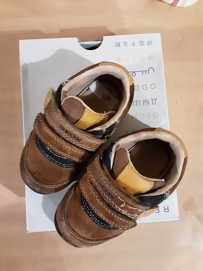 Chaussures bébé Geox TBE - photo numéro 2