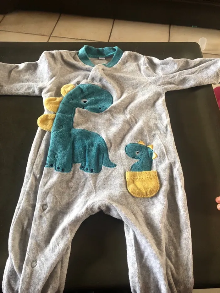 Pyjama 6 mois dinosaures