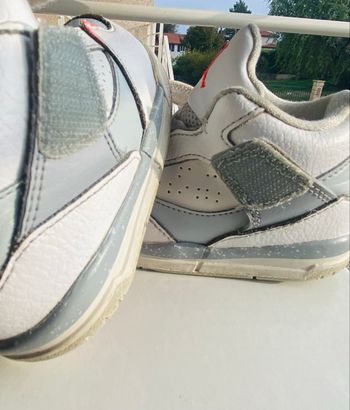 baskets jordan flight bébé taille 22 - vintage 2012