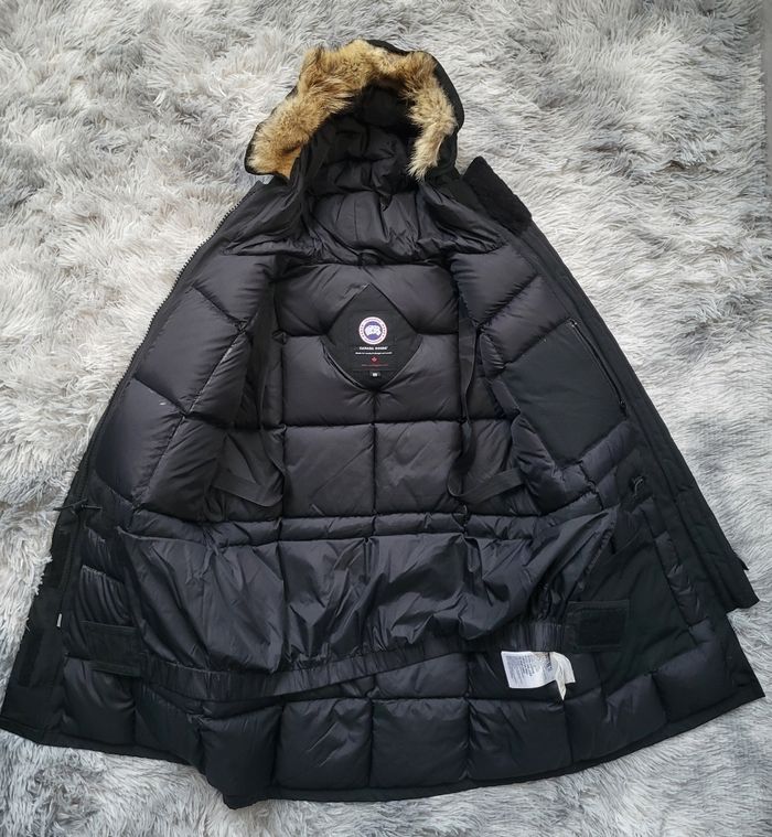 Canada Goose Expedition Parka – Modèle iconique 4565L – Femme – Taille M – Noire - photo numéro 2