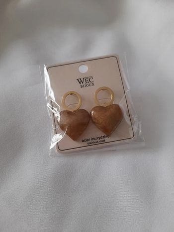 Boucles d'oreilles coeur neuve avec étiquette