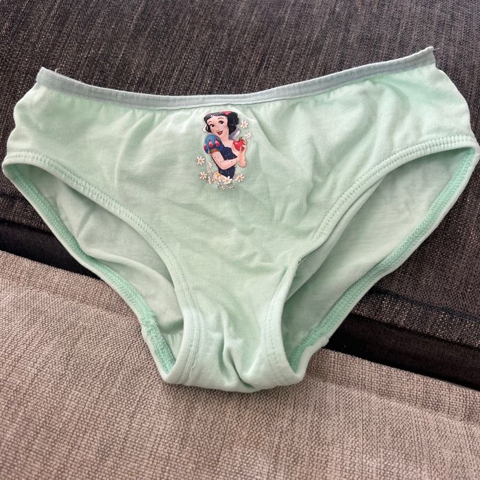 Lot de 7 culottes Disney princesses H&M 6 ans - photo numéro 8