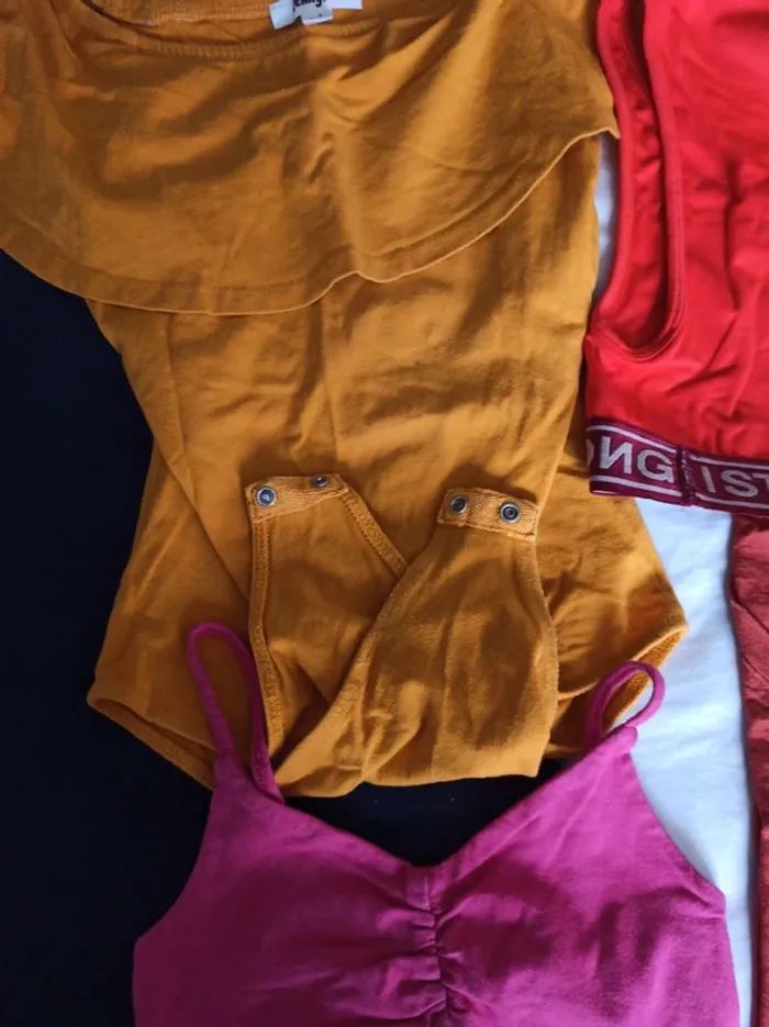Lot de 13 vêtements femme taille S et M (lot 2) - photo numéro 3