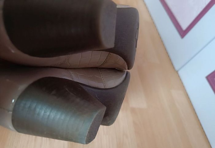 Ballerines beige cuir vernis Bocage p.37 - photo numéro 6