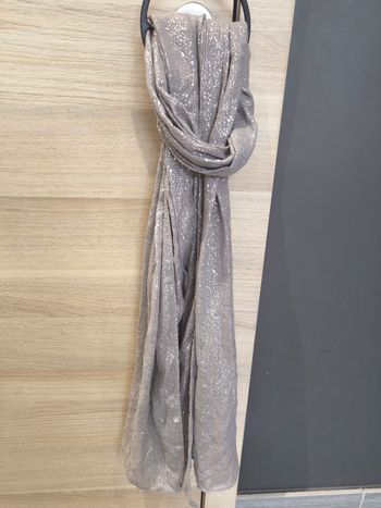 Foulard gris argenté