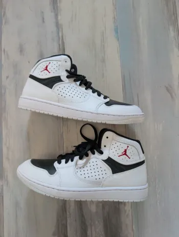 Sneakers Jordan Access neuf taille 42.5