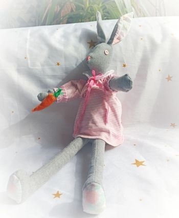 Peluche doudou plush teddy tissu grand lapin bunnies Bunny gris grey carotte poupée doll chiffon