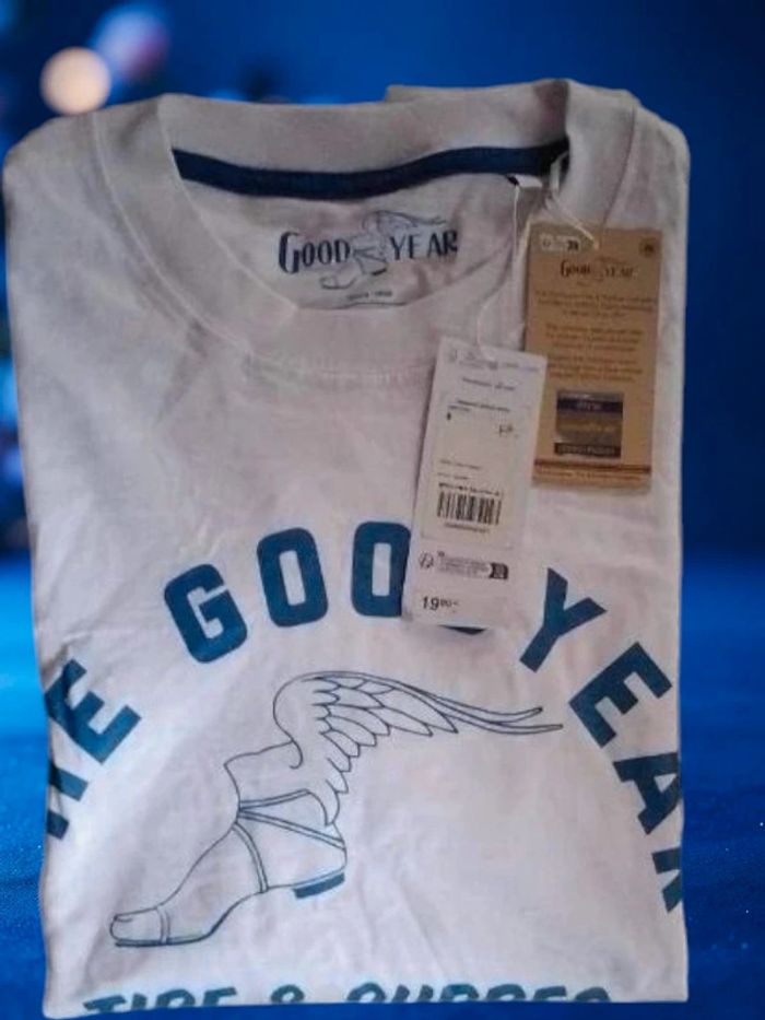 T-shirt 👕 good year _ Taille S