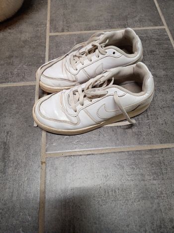 Baskets nike taille 38 coloris blanc