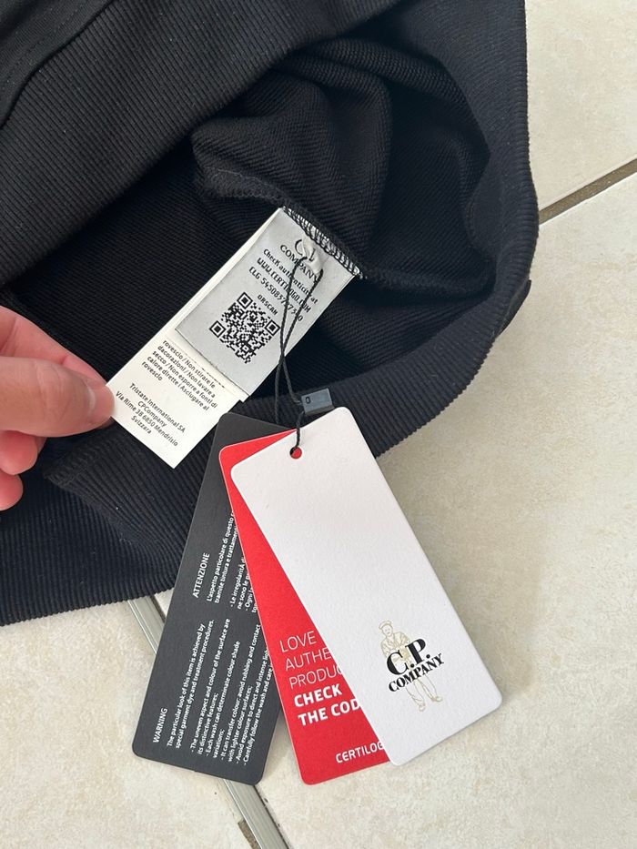 Pull Cp Company noir - photo numéro 2