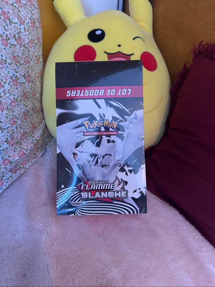 Pokémon Display Bundle Flamme Blanche EV10.5 FR🇫🇷 neuf et scellé