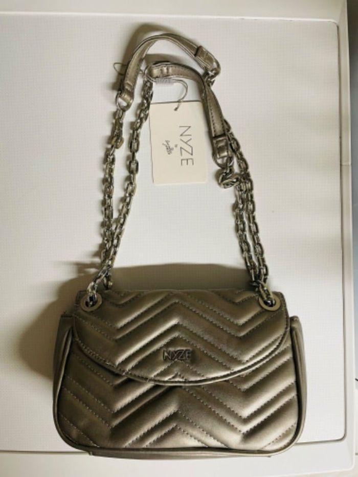 Joli sac à main neuf