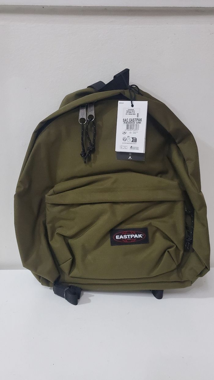 Sac à Dos EASTPAK 24L Neuf.