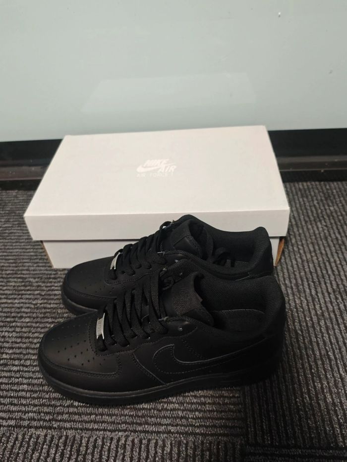 Nike Air Force 1 Low '07 Noir  Taille 44 - photo numéro 5
