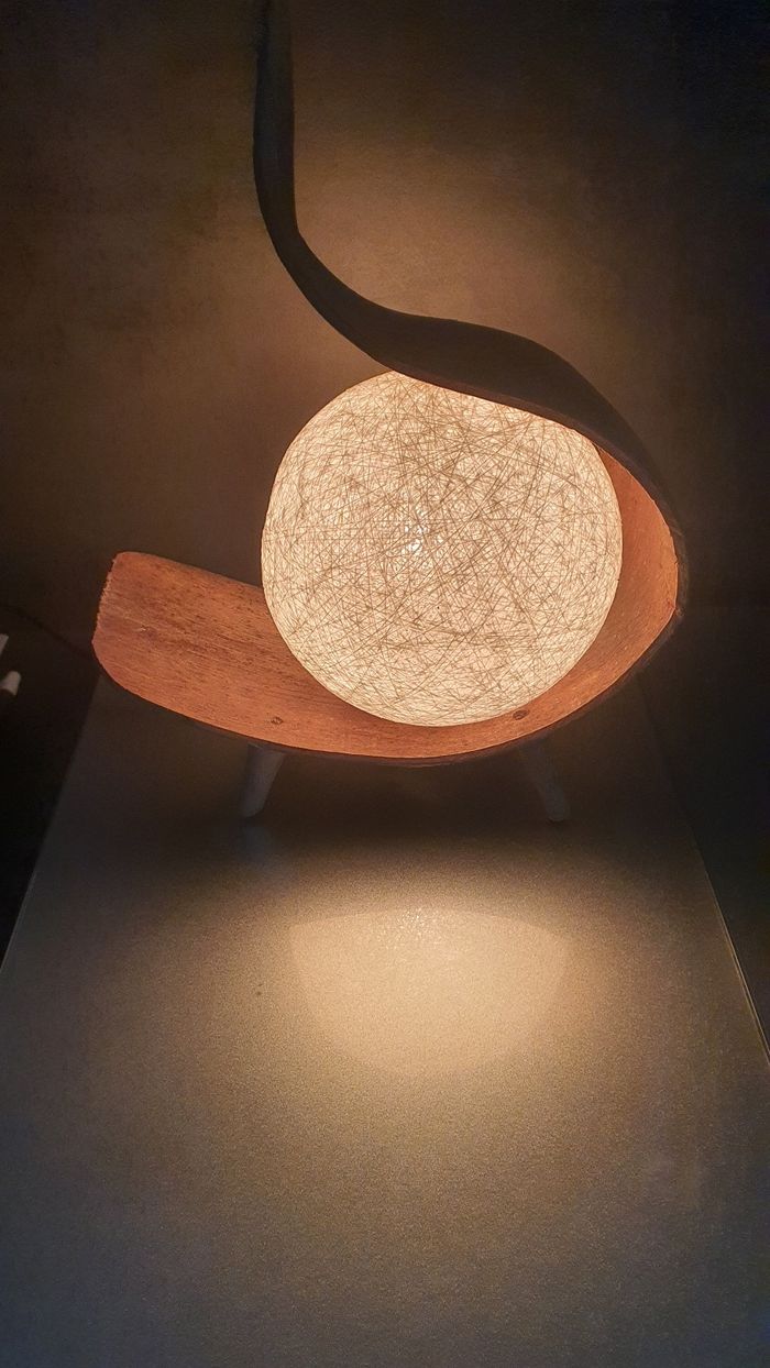 Lampe feuille artisanale noix de coco