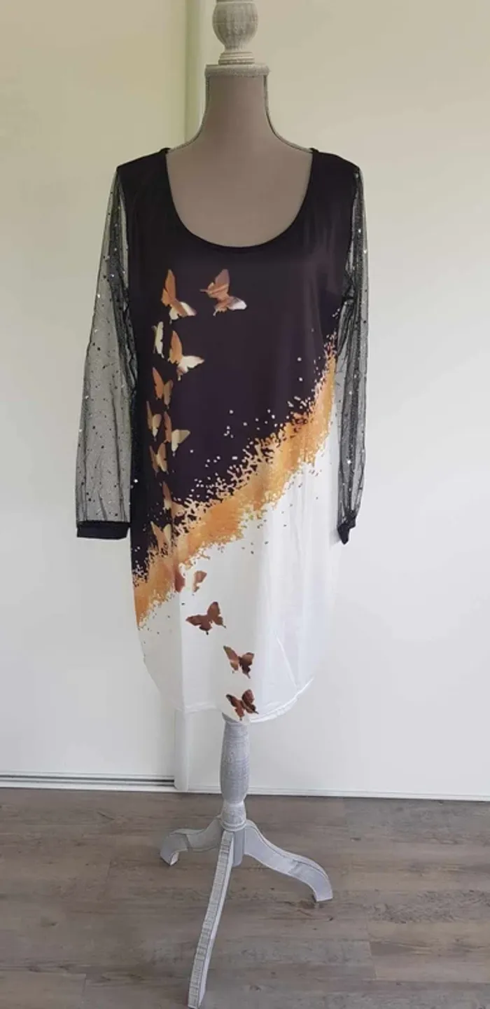 Robe manches transparente à paillettes