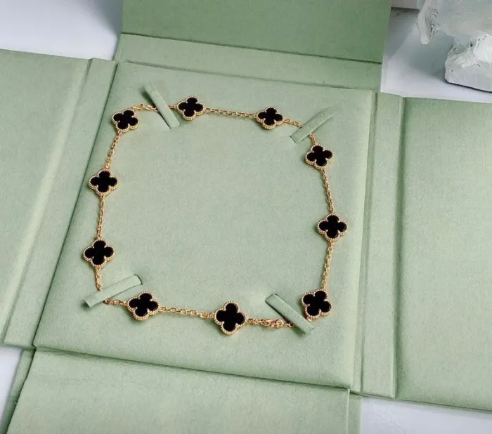 Collier 10 trèfles onyx noir