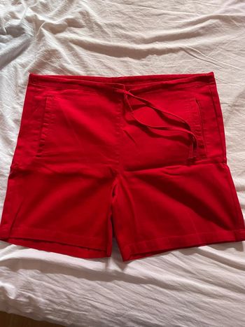 Short rouge 38