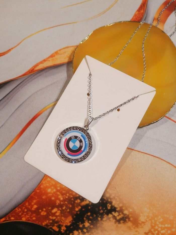 Collier strass BMW 50 ans - photo numéro 2