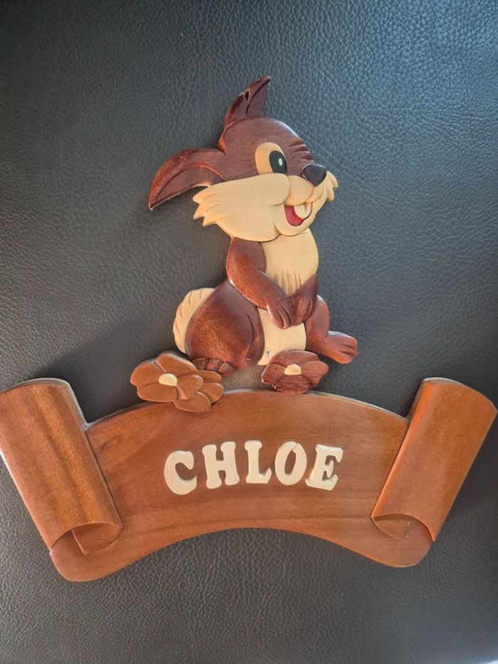 Plaque de porte en bois motif lapin au prénom de Chloé - photo numéro 2
