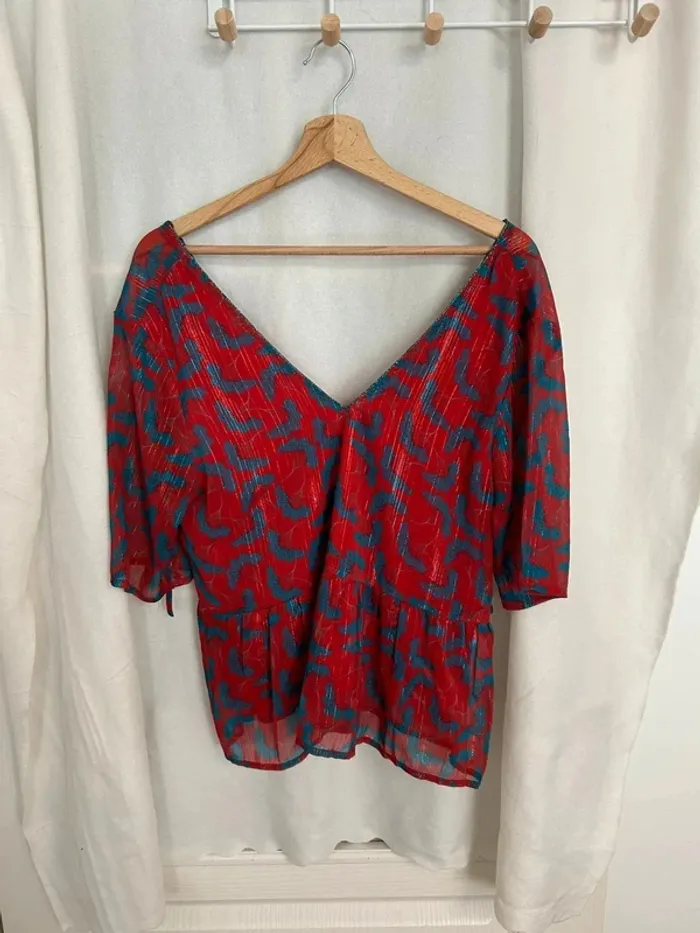 Blouse rouge et bleu