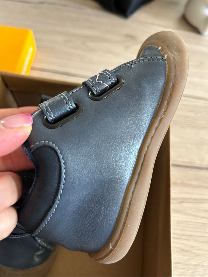 Chaussures en cuir pour enfant taille 21 - photo numéro 9