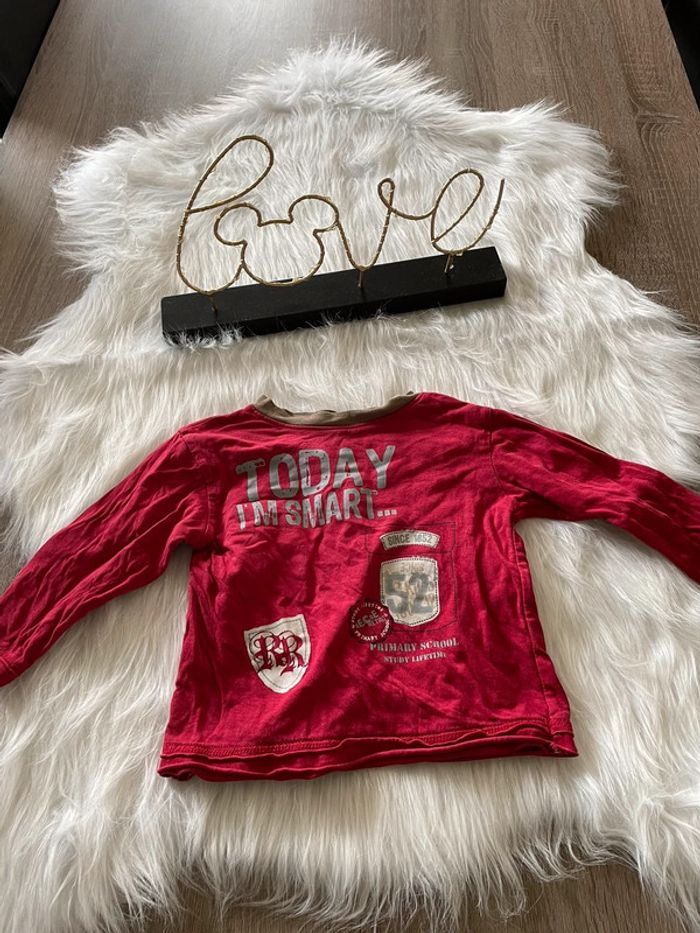 Très beau pull fin réversible rouge et gris 🥰 taille 18-24 mois